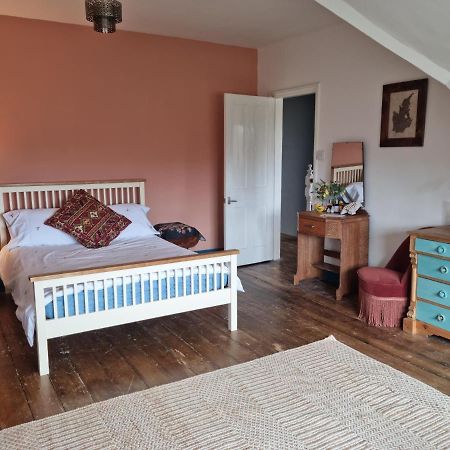 ホテル Beautiful Space On Top Of Edwardian House ヘイスティングス エクステリア 写真