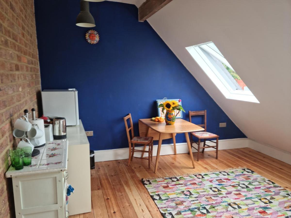 ホテル Beautiful Space On Top Of Edwardian House ヘイスティングス エクステリア 写真